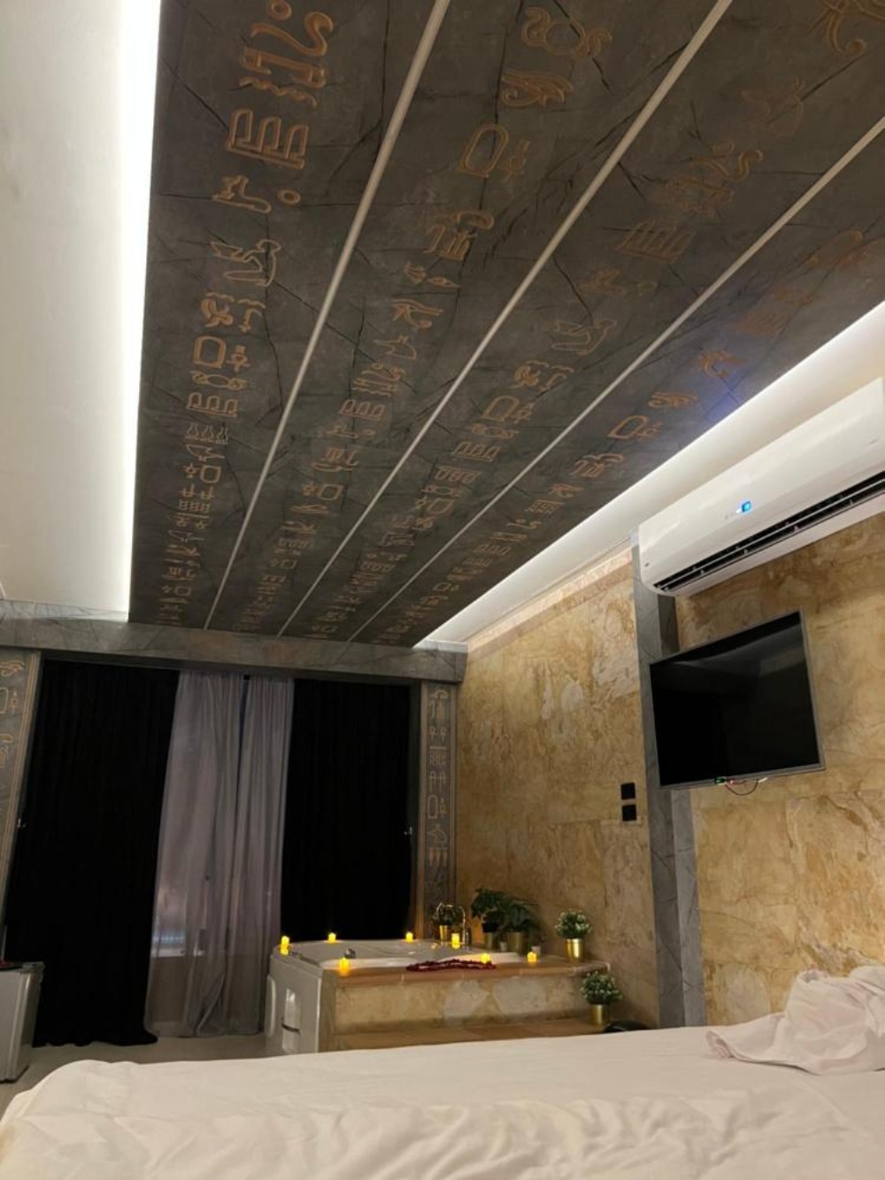 Great Pyramid Inn Image 81